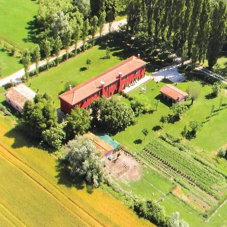 2 Bedroom Awesome Home In Taglio Di Po Ro Porto Viro Exterior foto