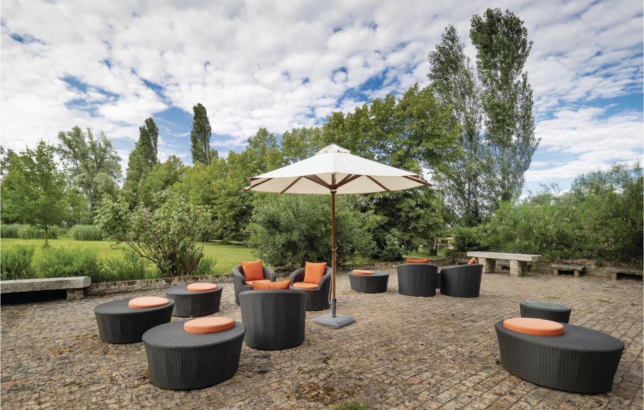 2 Bedroom Awesome Home In Taglio Di Po Ro Porto Viro Exterior foto